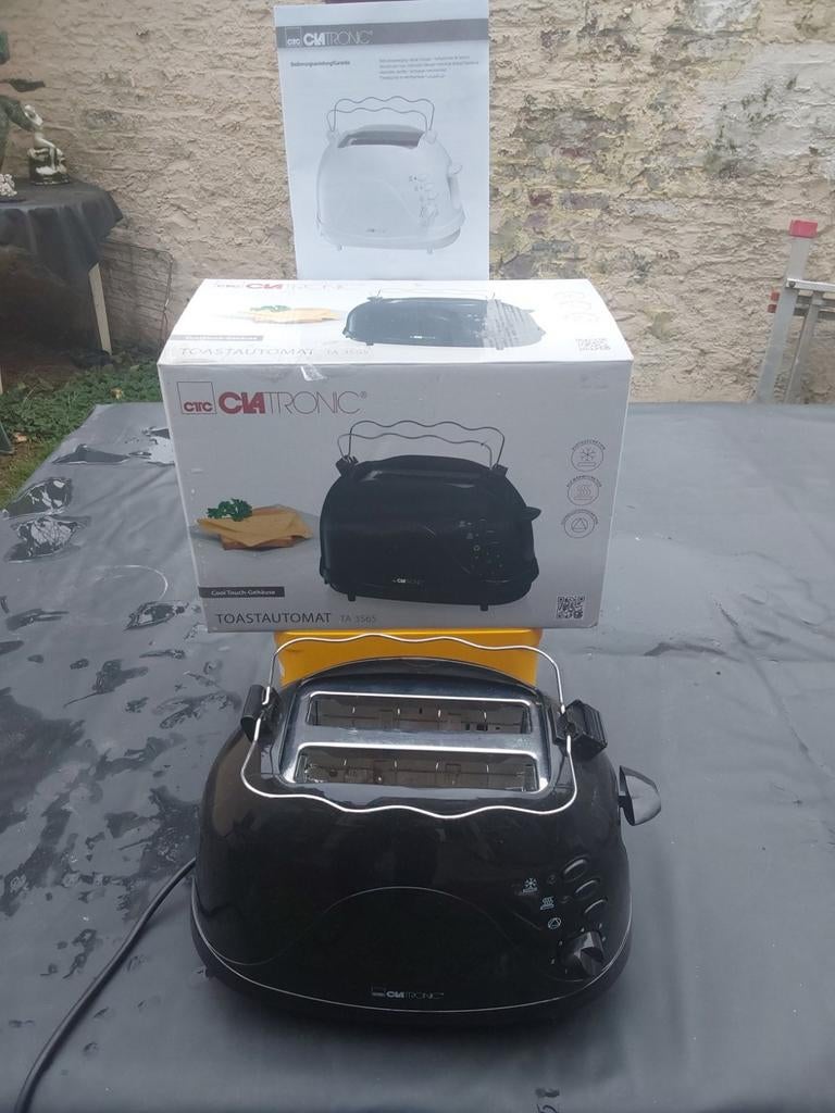 A VENDRE 1 TOASTER NOIR ETAT NEUF CHAUFFE=CROISSANTS+AUTRES, Electroménager, Enlèvement, Comme neuf, Ramasse-miettes amovible