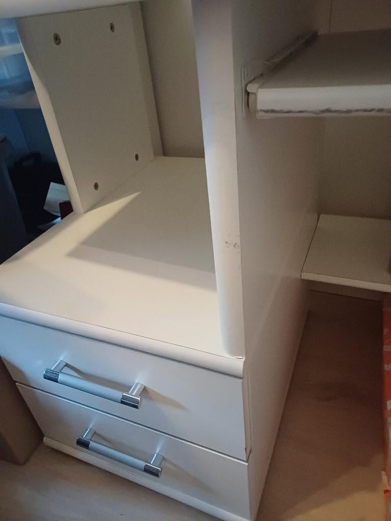 Bureau wit, Enlèvement, Utilisé