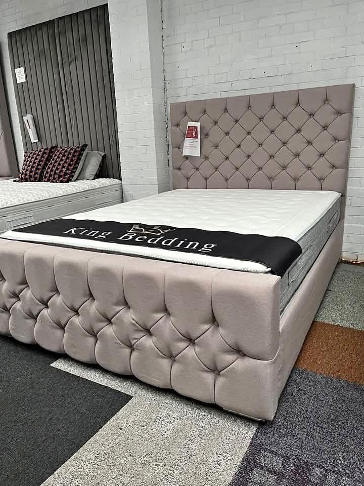 Lit double confortable avec structure robuste, Enlèvement ou Envoi