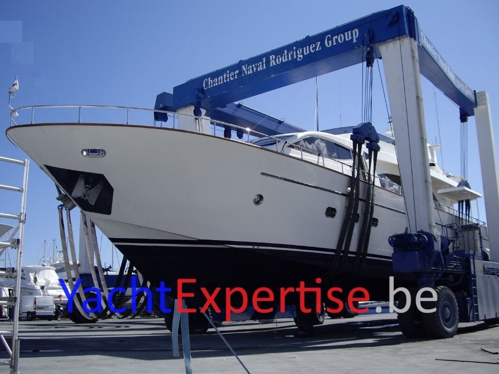 Expertise en evaluatie van tweedehands motorboten, Motorjacht, Ophalen, Navigatie