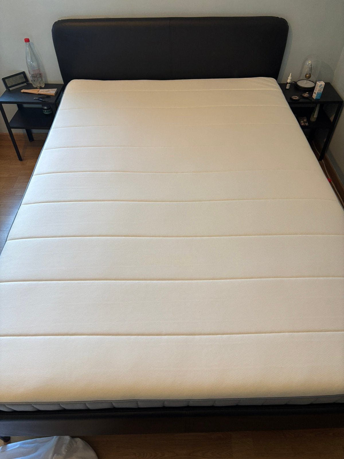 Vesteröy : matelas à ressorts ensachés ferme, Maison & Meubles, Matelas, Queen size, Enlèvement, 200 cm