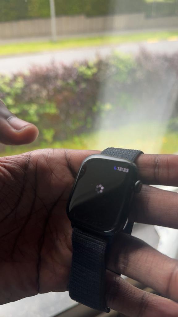 Apple watch series 10, Handtassen en Accessoires, Smartwatches, Ophalen, Zo goed als nieuw, Zwart, IOS