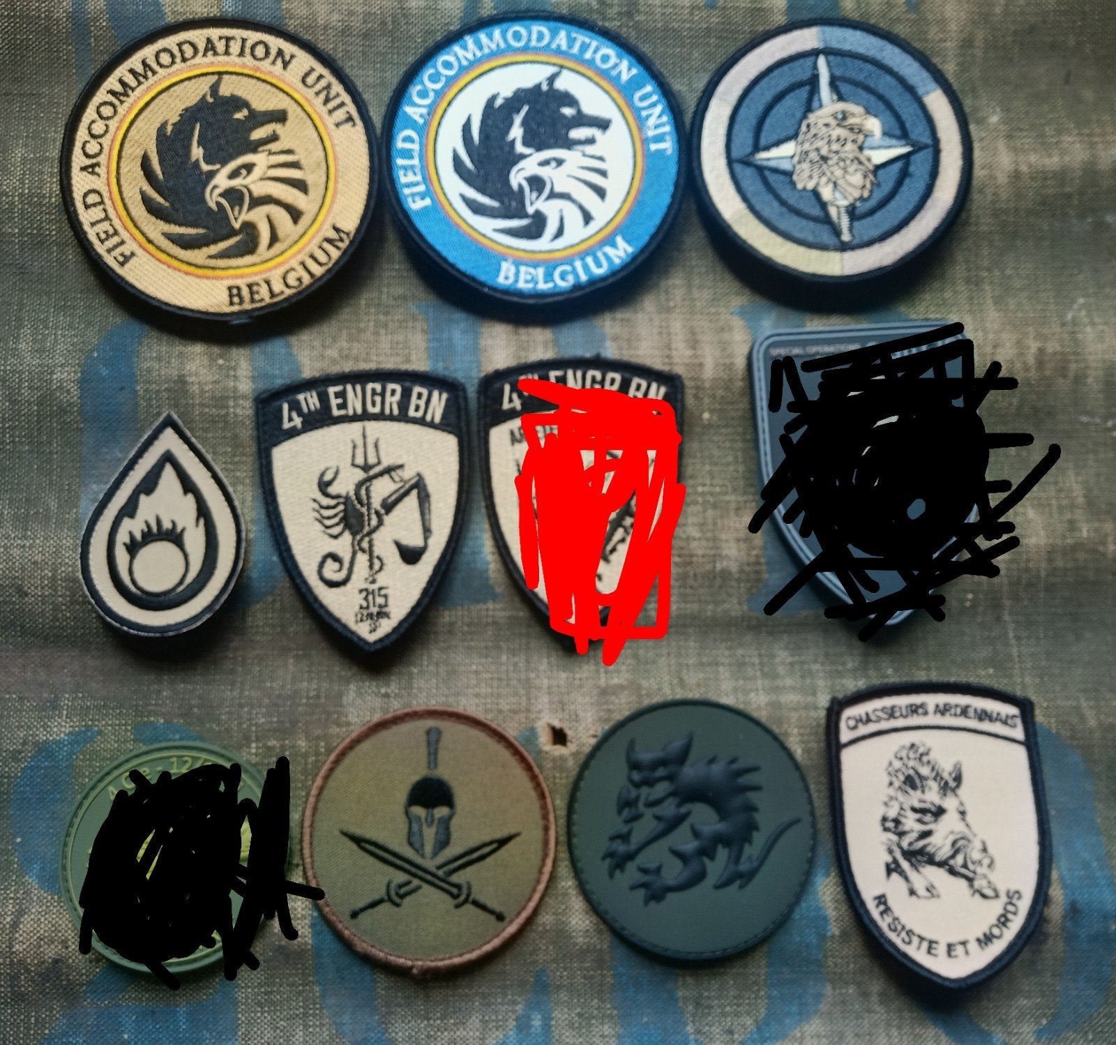 Lot différents badges ABL, codo, para, génie, etc., Armée de terre, Emblème ou Badge