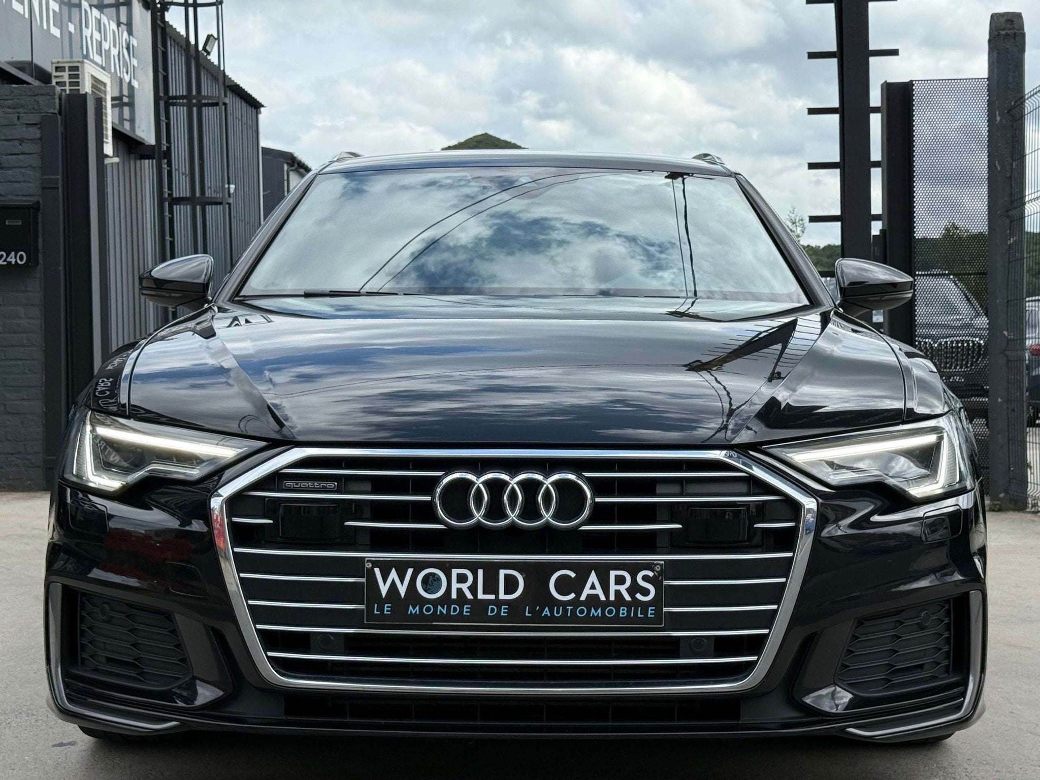 Audi A6 Avant PHEV 55 TFSI e Quattro Competition Sport S tro, Auto's, Gebruikt, 4 cilinders, 1984 cc, Zwart