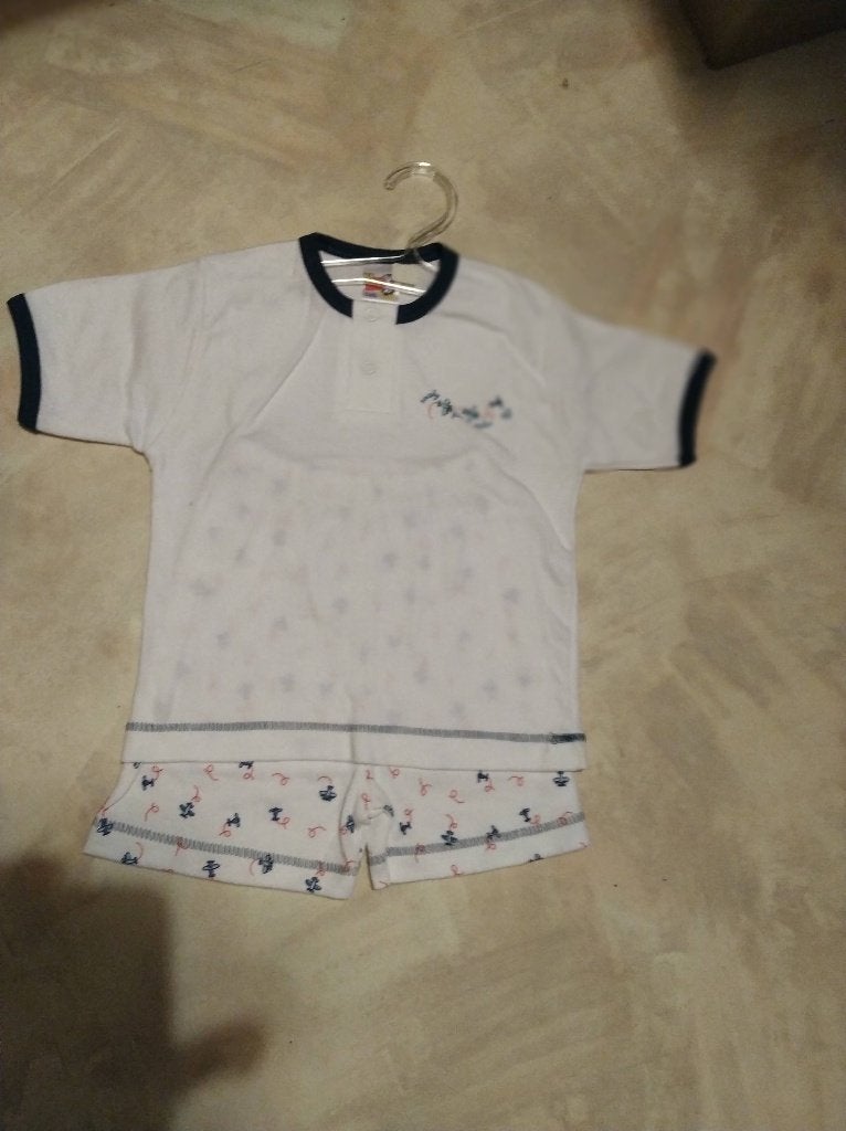 baby zomerpakje voor 1 maand tweedelig nieuw pakje, Enfants & Bébés, Vêtements de bébé | Packs de vêtements pour bébés, Enlèvement ou Envoi