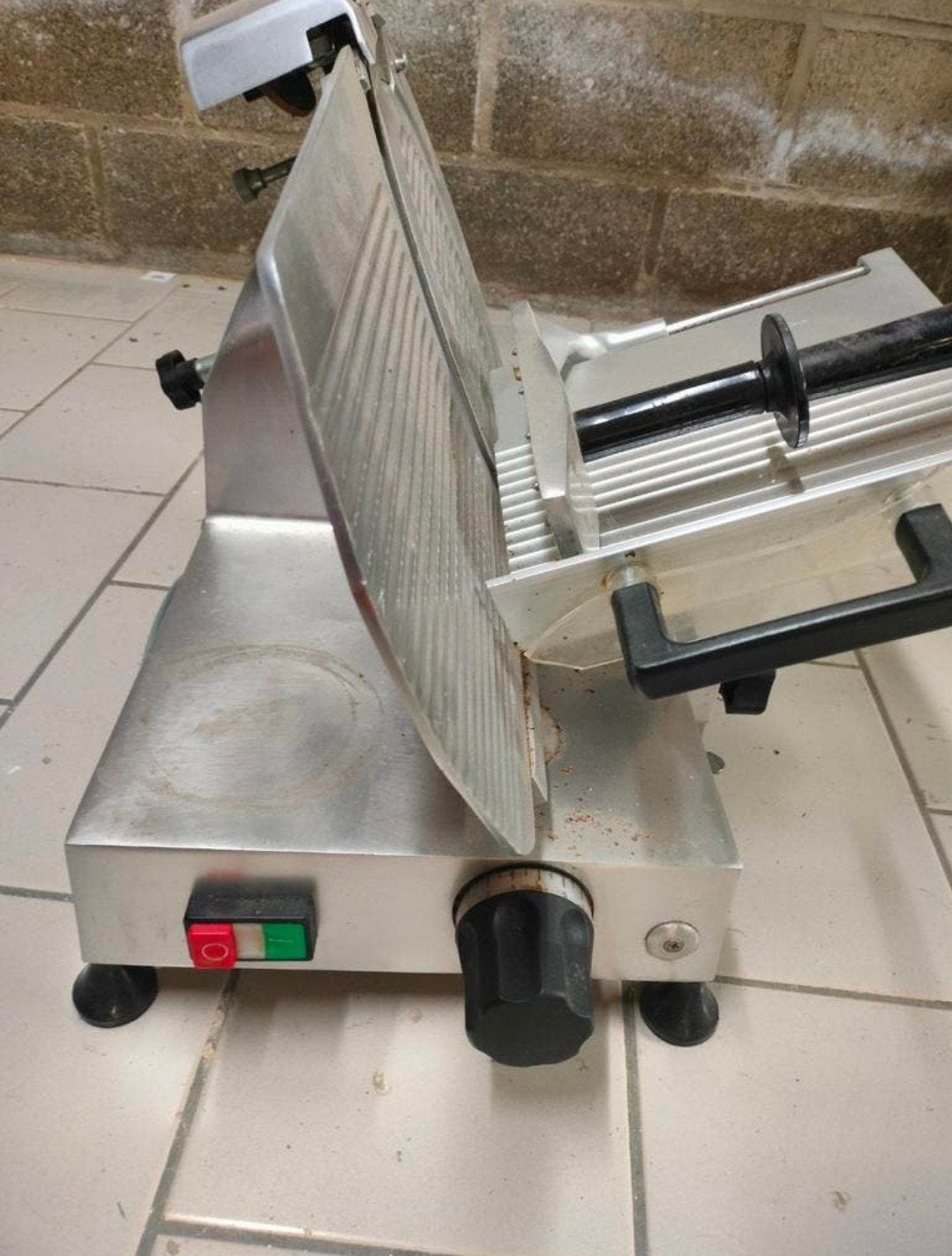 machine à découper la viande, Enlèvement