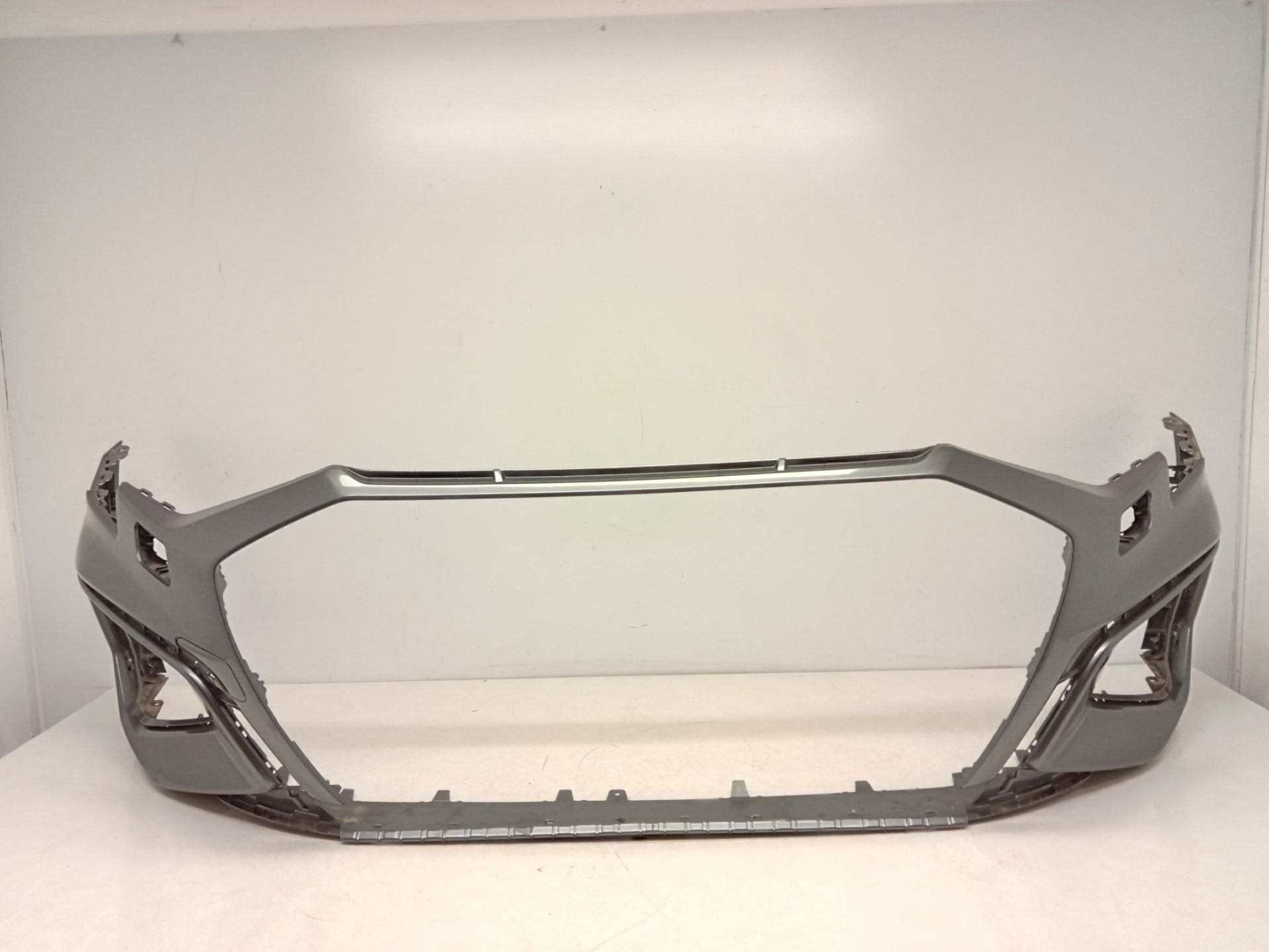 Pare-chocs avant d'origine Audi A3 S3 S-LINE 8Y 2020+ 8y0807, Autos : Pièces & Accessoires, Pare-chocs, AUDI AG, Auto-Union-Strasse 1
85045  Ingolstadt, DE