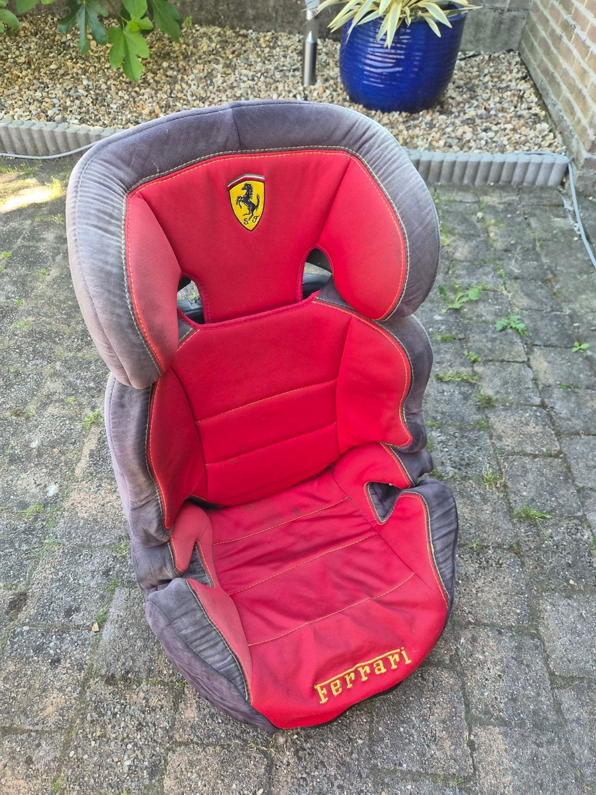 Autostoel Ferrari, Enlèvement