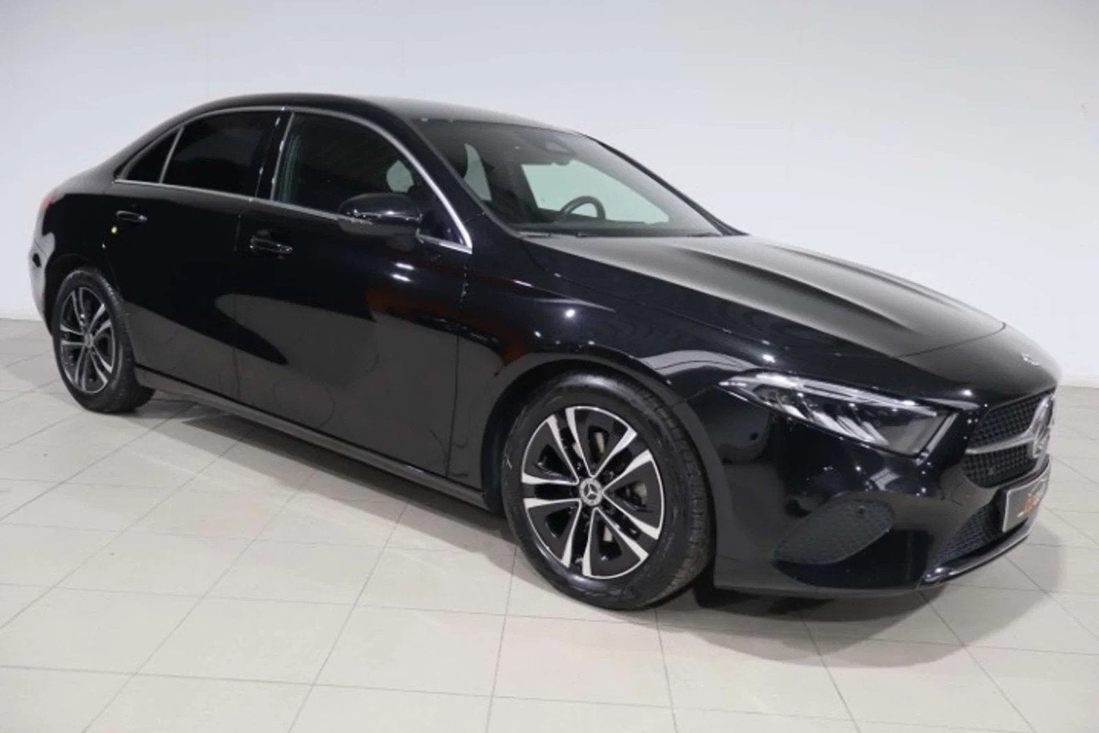 Mercedes-Benz A-CLASS 180 A Sedan 180 (automatique), Autos, 100 kW, Achat, Entreprise, Automatique