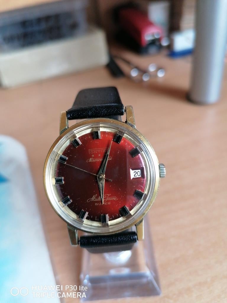 Pontiac horloge in geel jersey, Ophalen of Verzenden, Goud, Goud