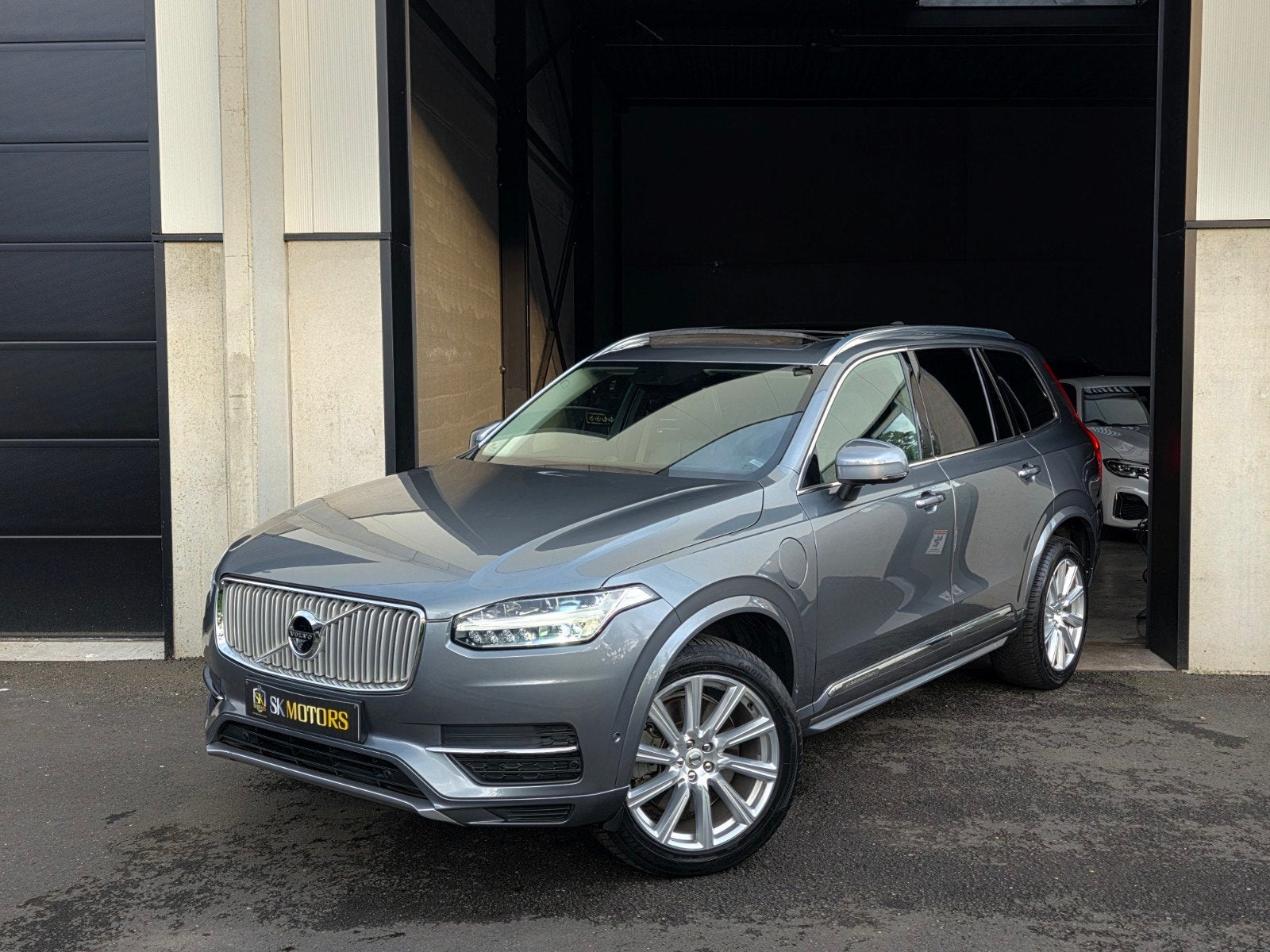 XC90 T8 PHEV 400PK 7 Pl. BTW Inscription Pano B&W 360 ACC, 4 cilinders, 1969 cc, 7 zetels, Leder