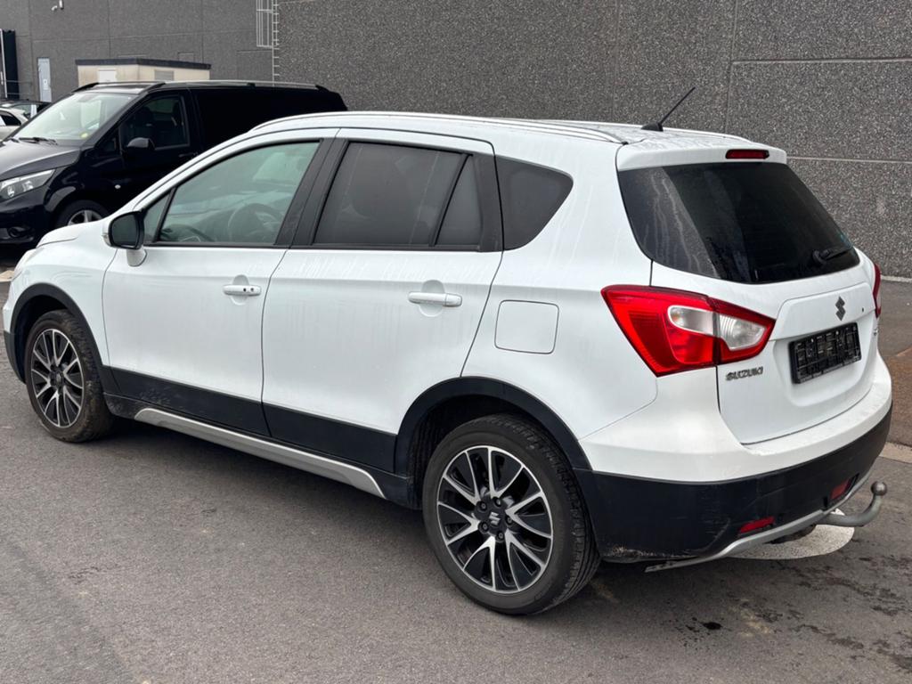 Suzuki S-cross 1,6 benzine 66000 km !!!, Auto's, Suzuki, 1596 cc, 4 cilinders, Bedrijf, SUV of Terreinwagen