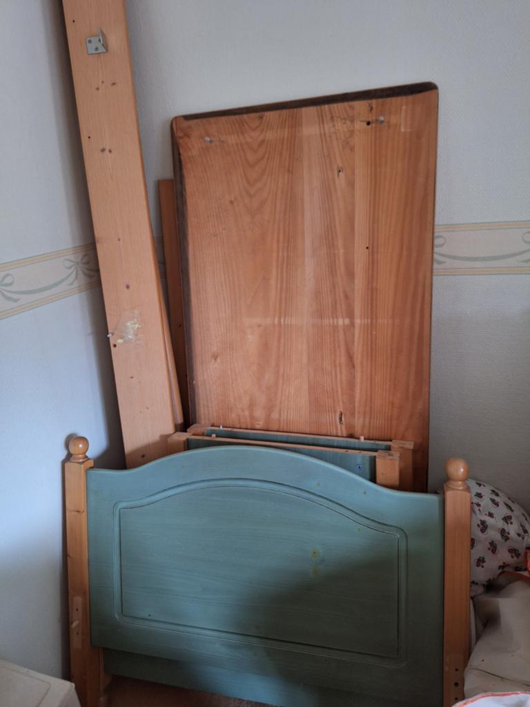 Slaapkamer met bed, kast, bureau, Antiek en Kunst, Ophalen