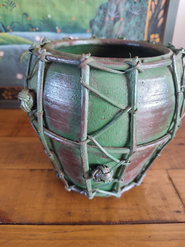 Cache pot années 60 - 70, terrecuite avec tressage en osier, Antiquités & Art, Enlèvement ou Envoi
