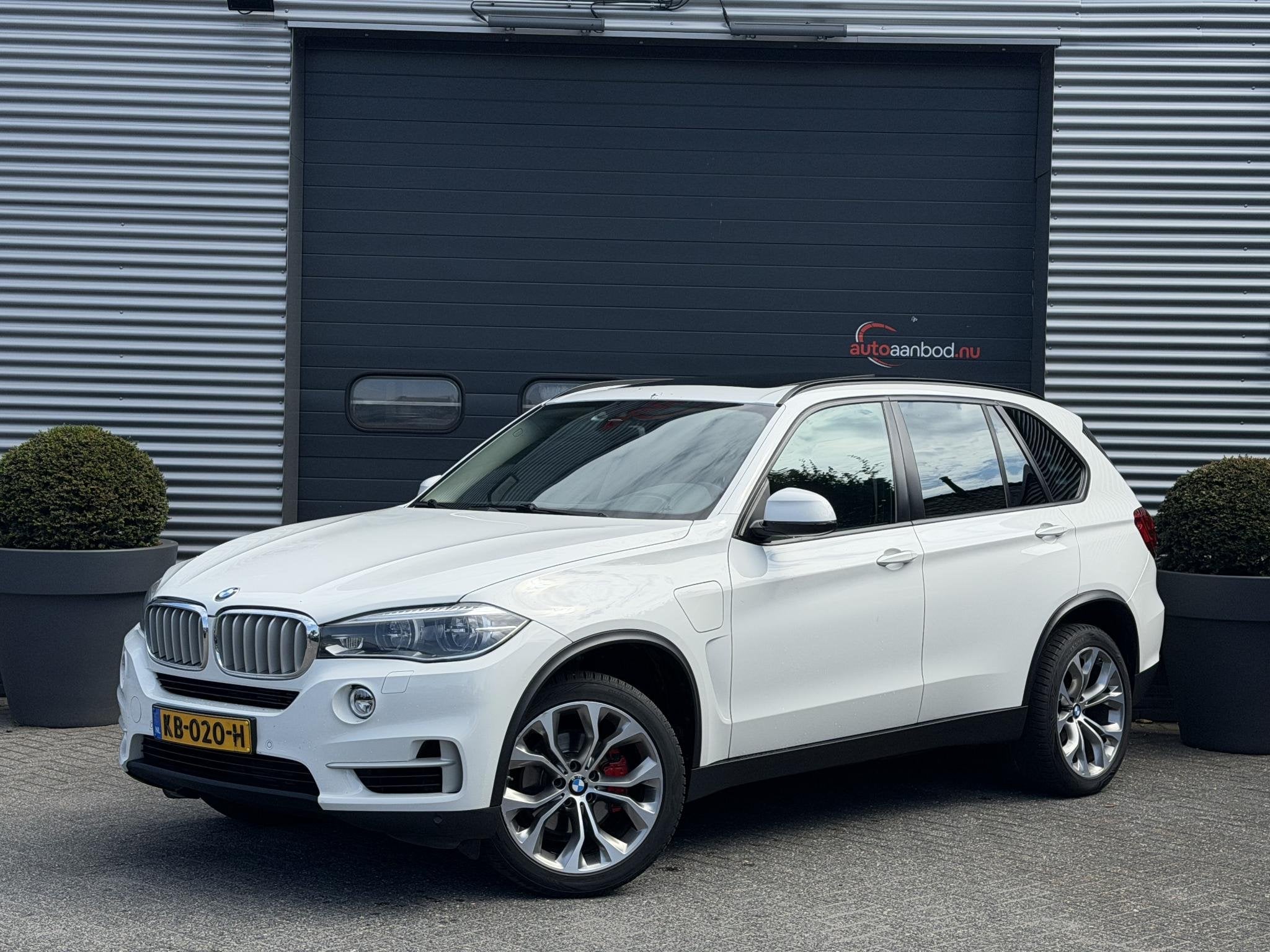 BMW X5 xDrive40e | Panoramadak | Head-Up Display | Camera |, Auto's, 77 g/km, Gebruikt, 4 cilinders, 313 pk