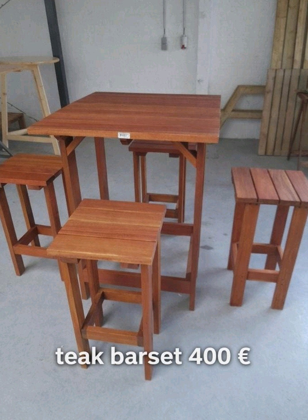 Nieuw barset in teakhout, Ophalen