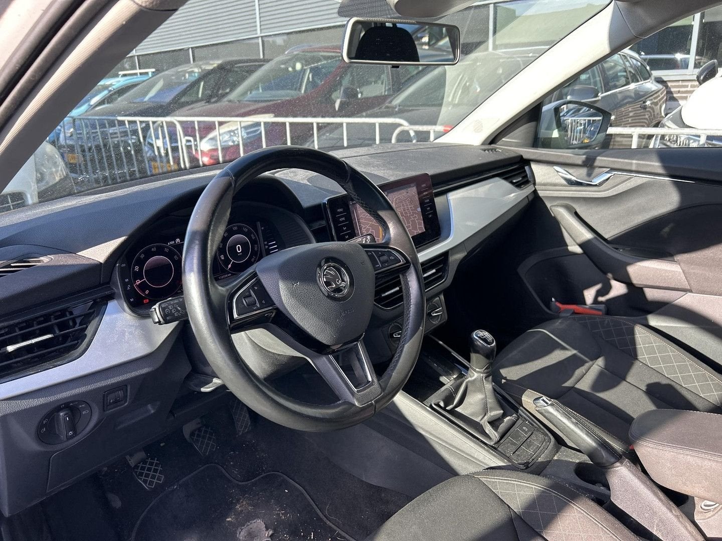 Skoda Scala 1.0 TSI Ambition | € 6.900,- NETTO! | Cruise | A, Auto's, Wit, Bedrijf, Verwarmde buitenspiegels, Handgeschakeld