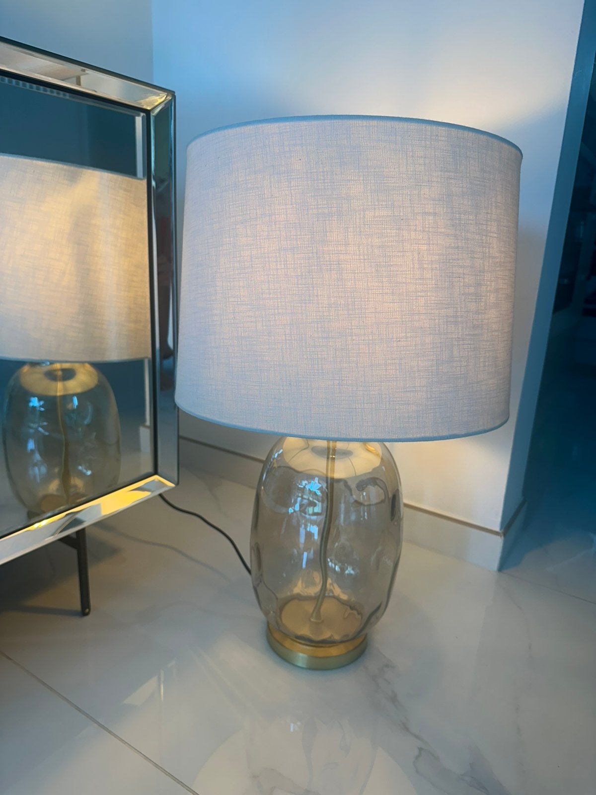 Lampe Zara home, Maison & Meubles, Lampes | Lampes de table, Comme neuf, Design, Enlèvement