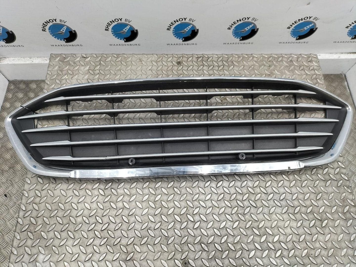 FORD FOCUS 1.0 EcoB. Tr Ed. bns  GRILLE 2018, Enlèvement ou Envoi, Utilisé, ARN reconnu