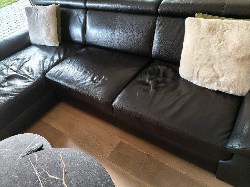 Lederen hoeksalon met poef te koop / moet deze week weg🤛🏻, Maison & Meubles, Canapés | Salons, 250 à 300 cm, Moins de 75 cm