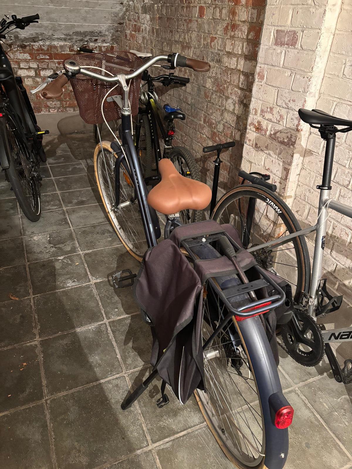 Vélo de ville ELOPS 520 – Cadre bas – Bleu – Très bon état, Vélos & Vélomoteurs, Enlèvement, Comme neuf