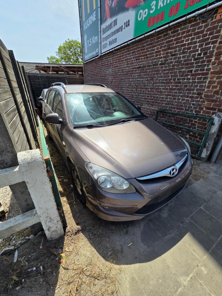 Hyundai i30, Auto's, Hyundai, Particulier, i30, Trekhaak, Diesel, Euro 5, Break, 5 deurs, Handgeschakeld, Bruin, Onderhoudsboekje