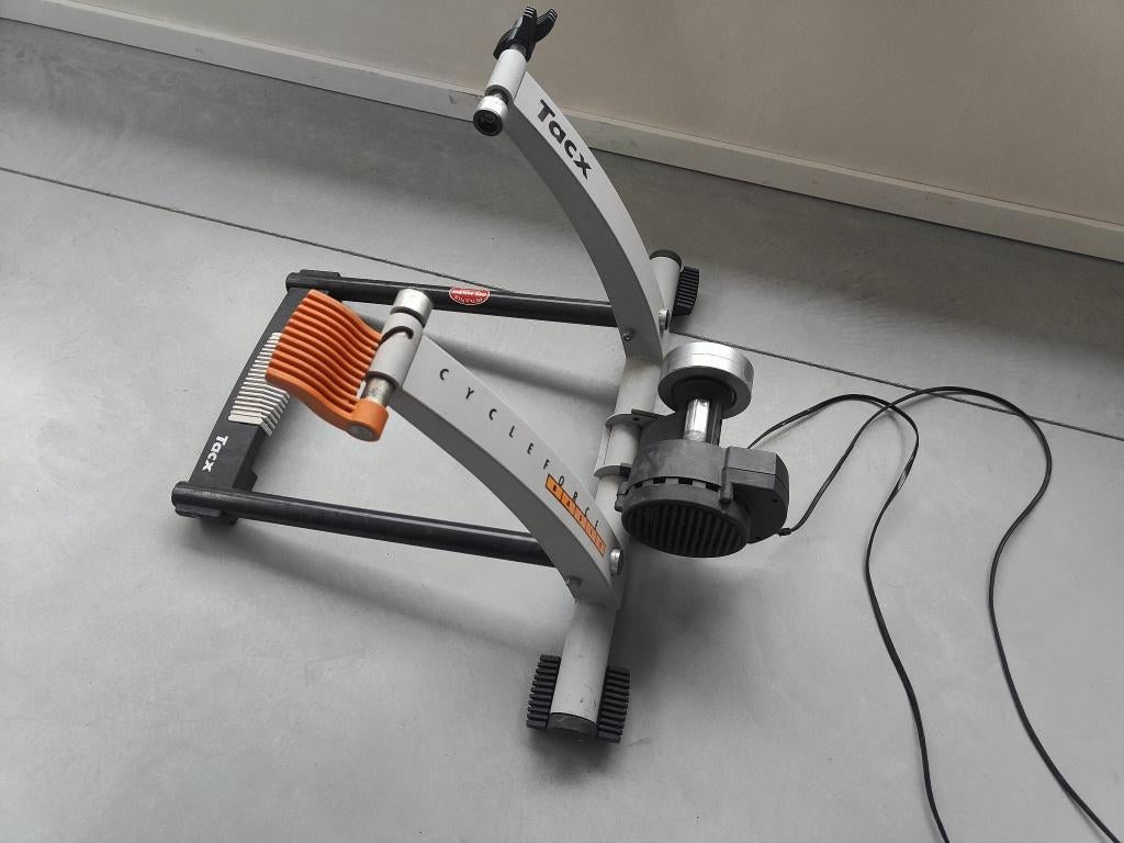 Tacx Cycleforce Basic – fietstrainer met bedrade display, Enlèvement, Utilisé