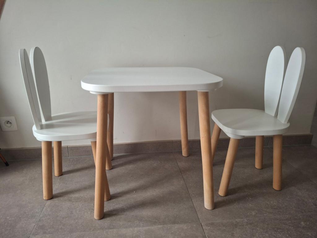 table et chaises pour enfants Petit Amélie, Enfants & Bébés, Enlèvement, Chaise(s)