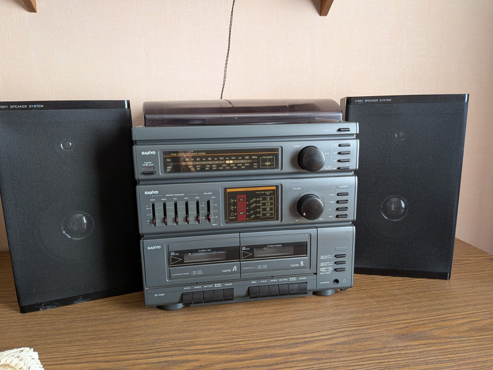 Stereo keten zwart Sanyo met Radio cassette en platenspeler, Audio, Tv en Foto, Stereoketens, Ophalen, Gebruikt, Overige merken