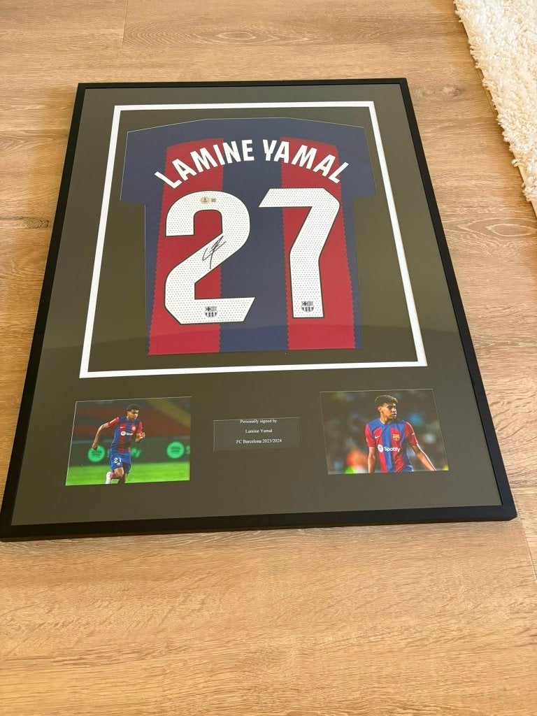 Gesigneerd Lamine Yamal FC Barcelona Shirt - Ingelijst, Verzamelen, Sportartikelen en Voetbal, Ophalen of Verzenden, Zo goed als nieuw