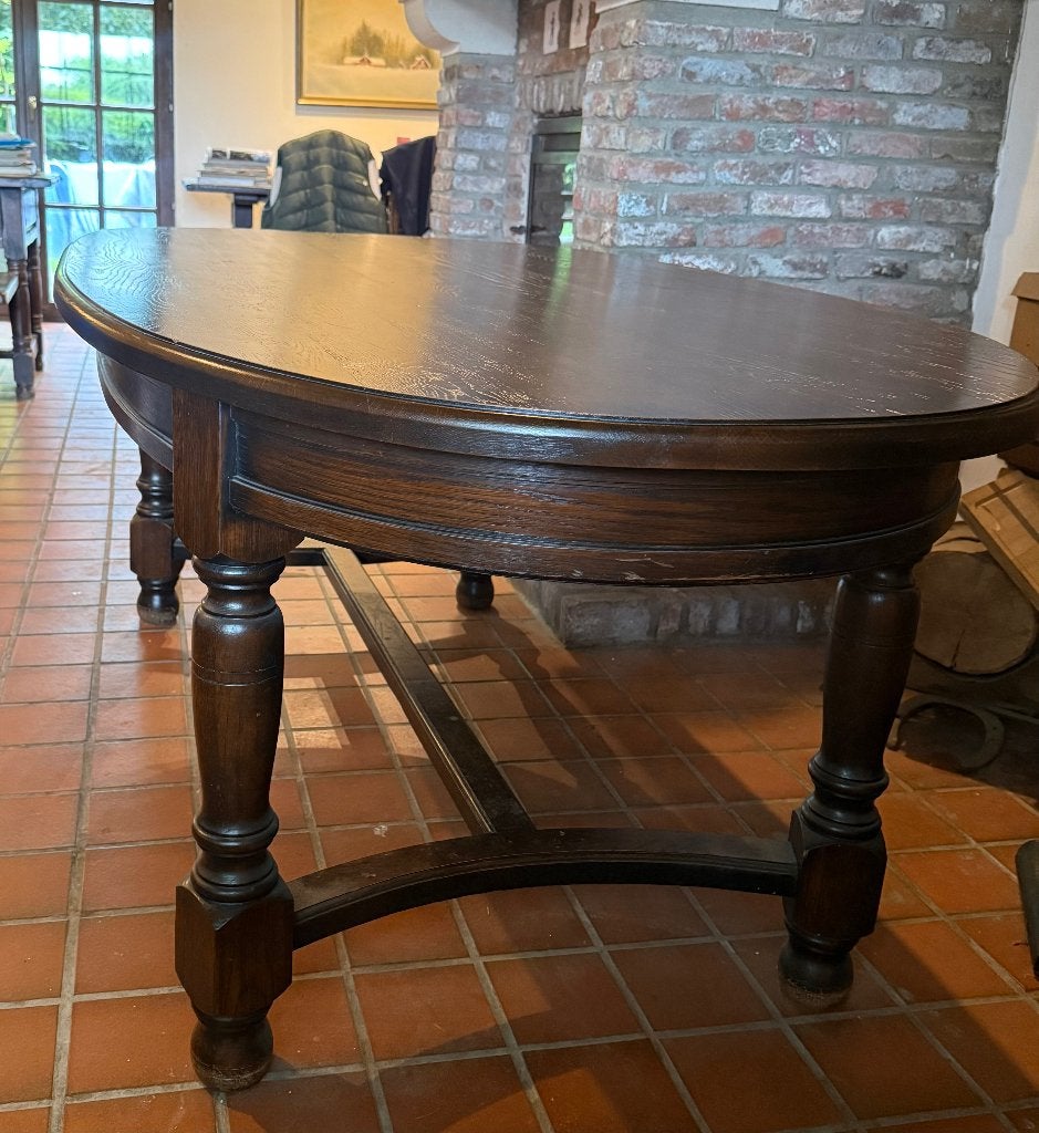 Authentieke ovale tafel, Ophalen