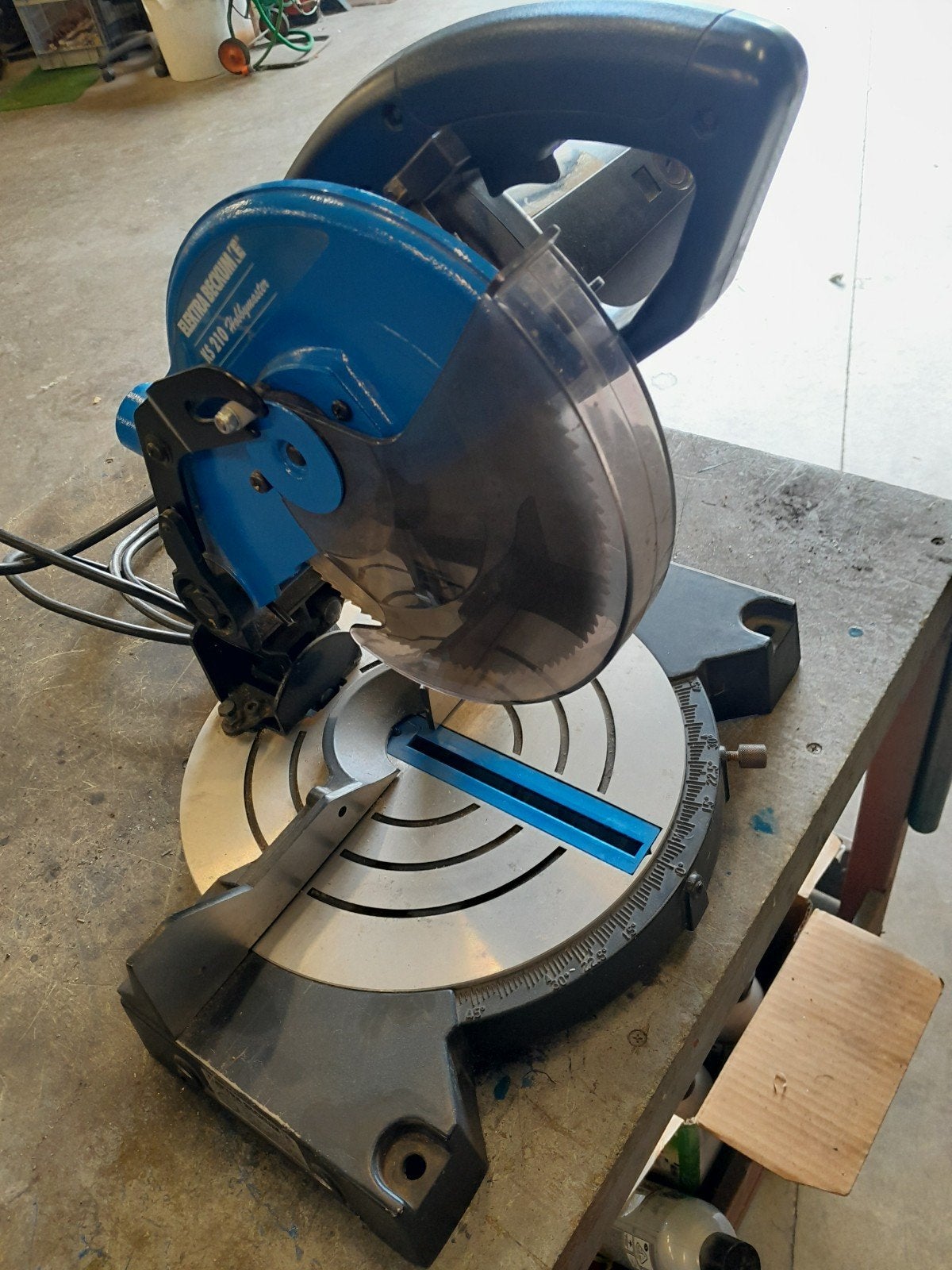 scie à tronçonner, Bricolage & Construction, Enlèvement, Scie à onglet