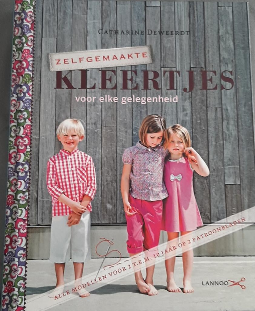 Naaiboek kinderkledij., Hobby en Vrije tijd, Kledingpatronen, Ophalen