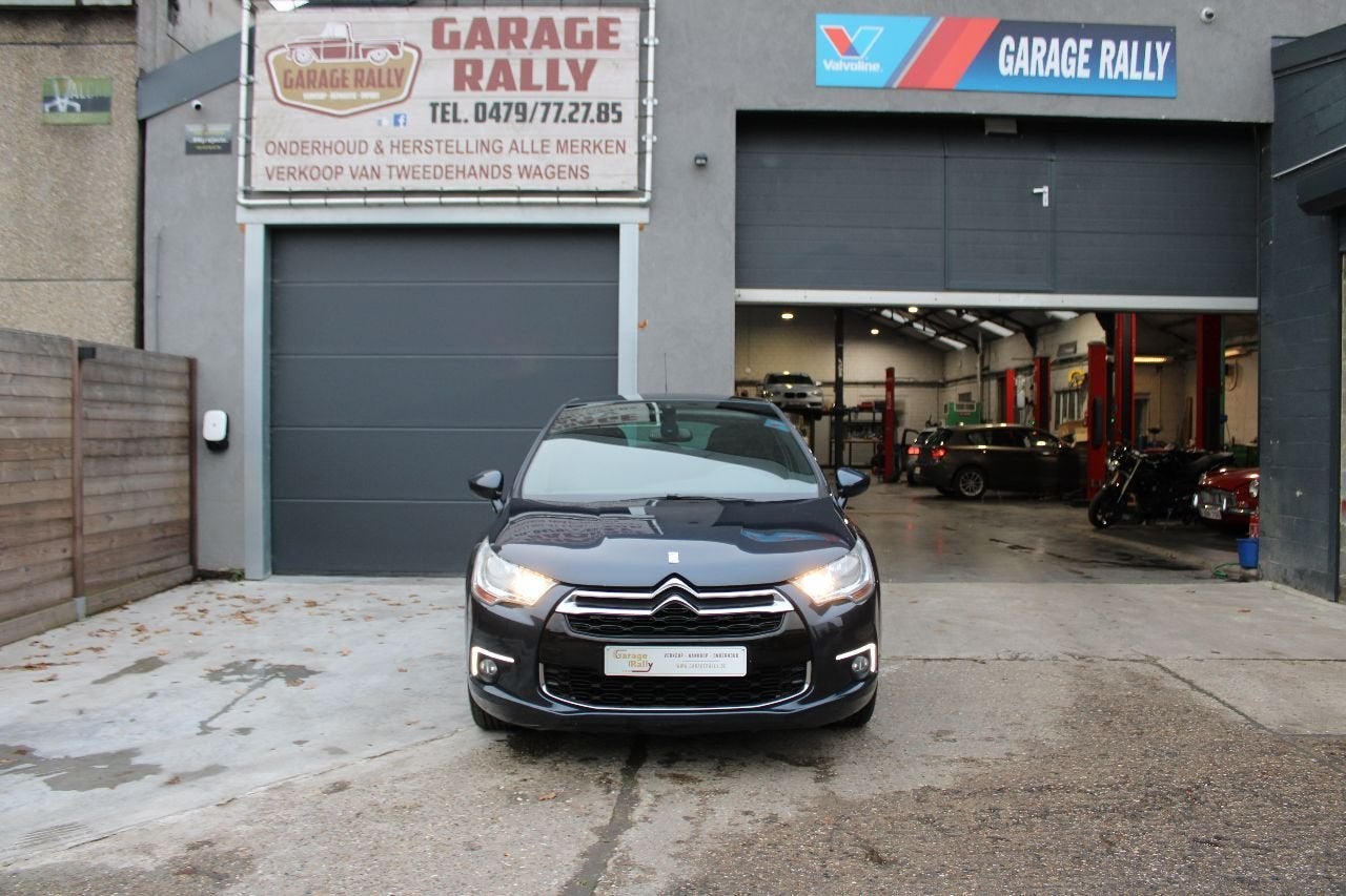 Citroën DS4 Chic (année de construction 2011), Autos, Citroën, 144 g/km, Euro 5, Achat, Entreprise