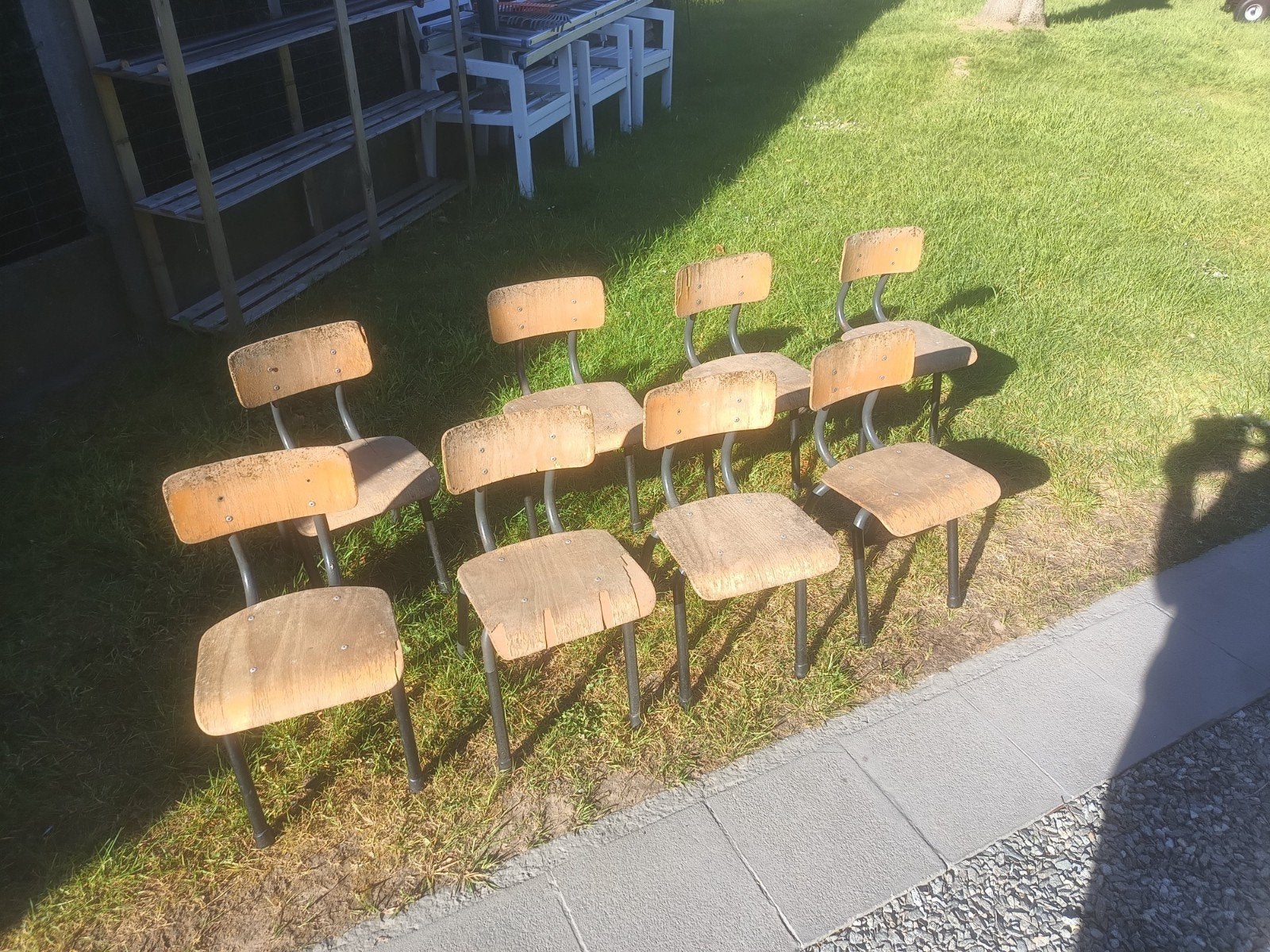 oude school stoelen, Ophalen