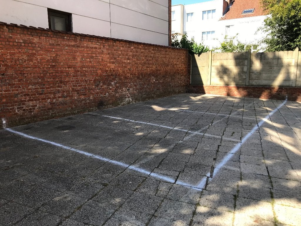 À VENDRE – LOT DE 5 EMPLACEMENTS PARKing ANDERLECHT – 50 m², Bruxelles