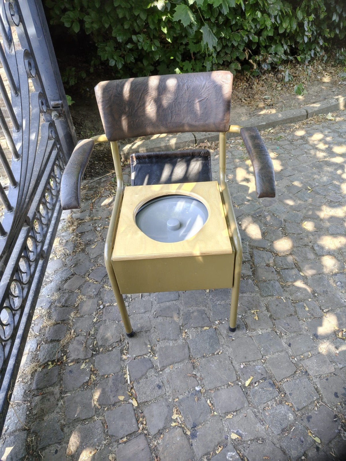 kamerstoel behoeften, Ophalen