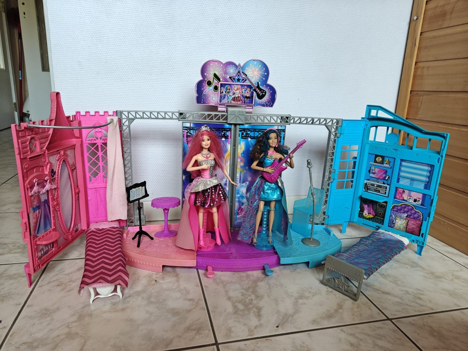 coffret Barbie Rock et Royale avec scène transformable, Enlèvement, Utilisé
