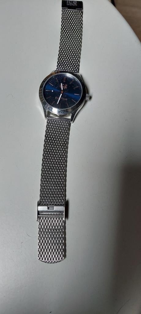 Montre homme, Enlèvement