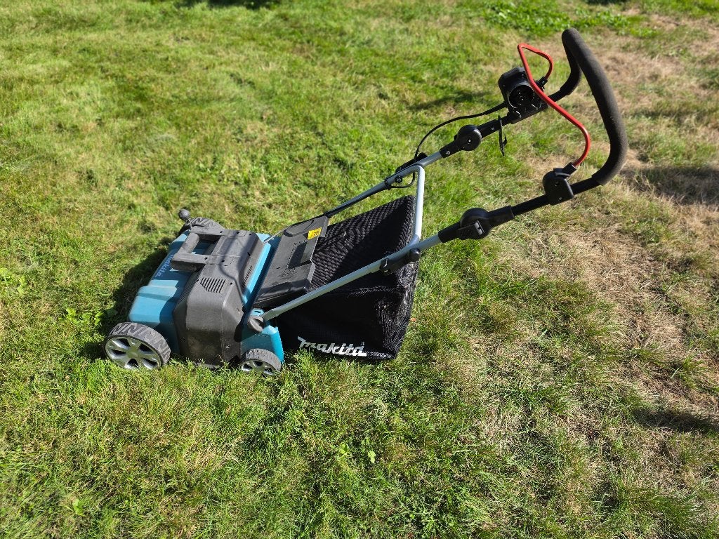 Makita Verticuteermachiene, Tuin en Terras, Ophalen, Zo goed als nieuw, Elektrisch, Makita