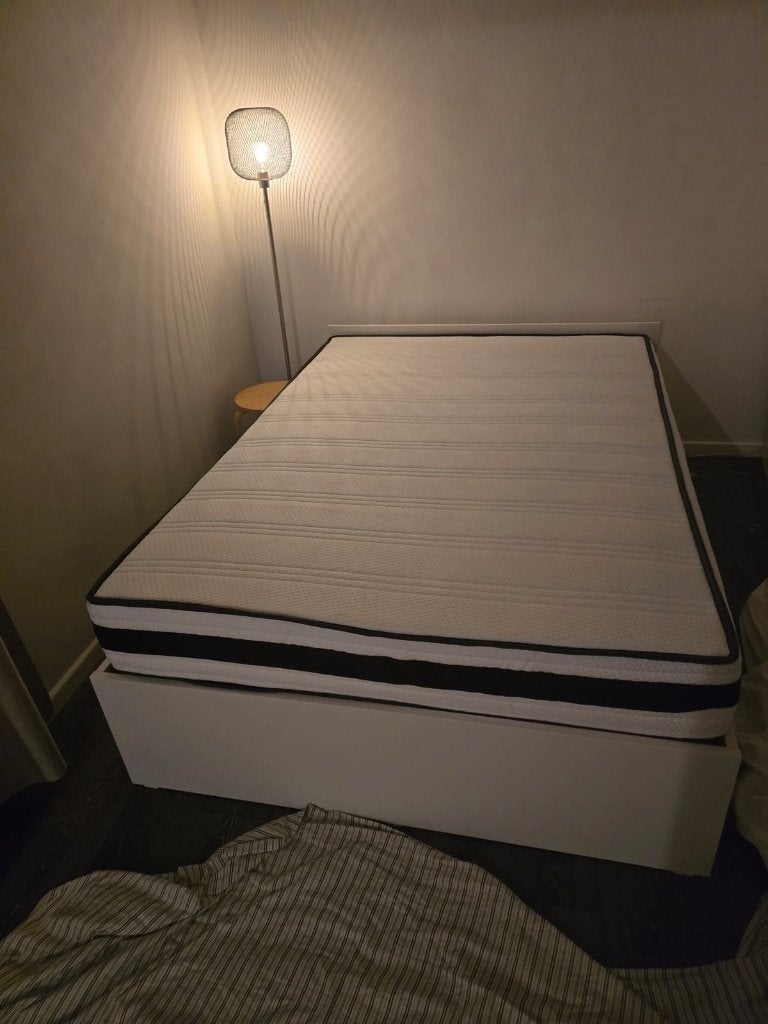 matras 1 nacht op geslapen, Huis en Inrichting, Ophalen, 140 cm, Zo goed als nieuw, Twijfelaar