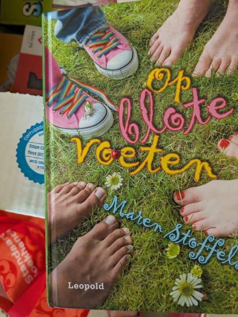 Op blote voeten, Ophalen of Verzenden, Zo goed als nieuw, Fictie