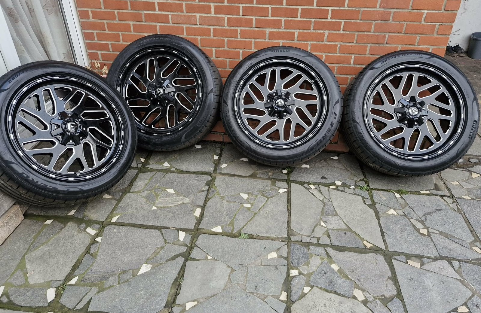 Fuel Triton D581 22inch, Autos : Pièces & Accessoires, Pneus & Jantes, Neuf, Pneus et Jantes, 285 mm, Pneus été