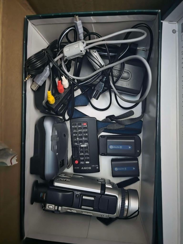 Sony Handycam DCR-TRV30E MiniDV – Compleet + FireWire, TV, Hi-fi & Vidéo, Caméscopes numériques, Enlèvement ou Envoi, Caméra, Utilisé