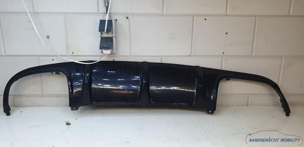 Diffuseur AMG pour Mercedes Classe C W204 A2048854525 d'orig, Pare-chocs, Mercedes-Benz, Utilisé, Mercedesstrasse 120
70372  Stuttgart, DE