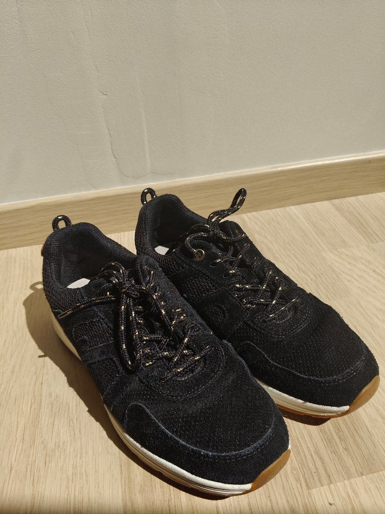 Schoenen faguo, Kleding | Dames, Schoenen, Zwart, Ophalen of Verzenden, Zo goed als nieuw, Sneakers