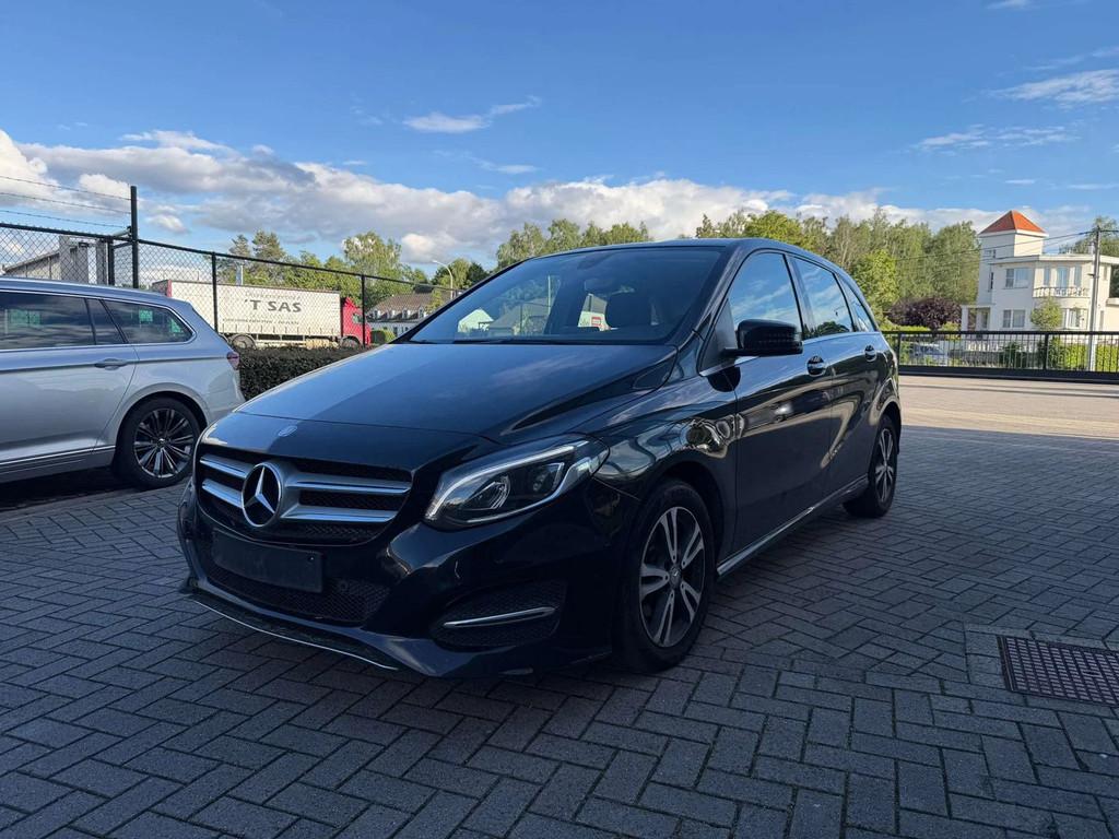 Mercedes-Benz B-CLASS 180 (bj 2016, automaat), Auto's, Mercedes-Benz, Automaat, Stof, Gebruikt, Zwart