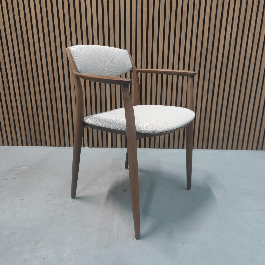 Artisan Nila eetkamerstoel