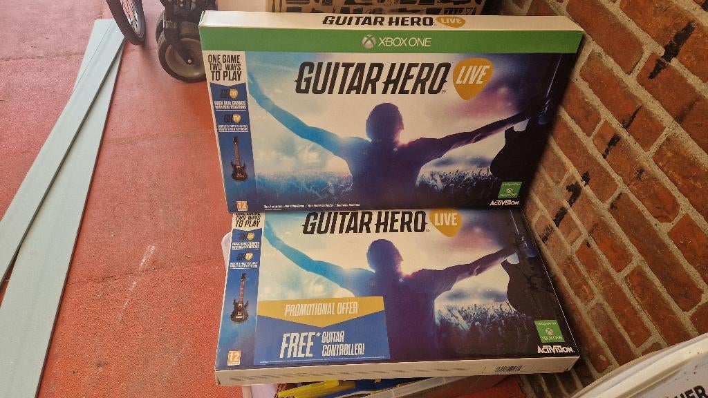 Guitar Hero Live Set (Xbox One) - 2 Gitaren, 2 joueurs, À partir de 12 ans, Comme neuf, Musique