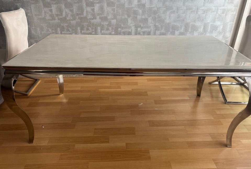 Komode en eettafel, Ophalen, Zo goed als nieuw